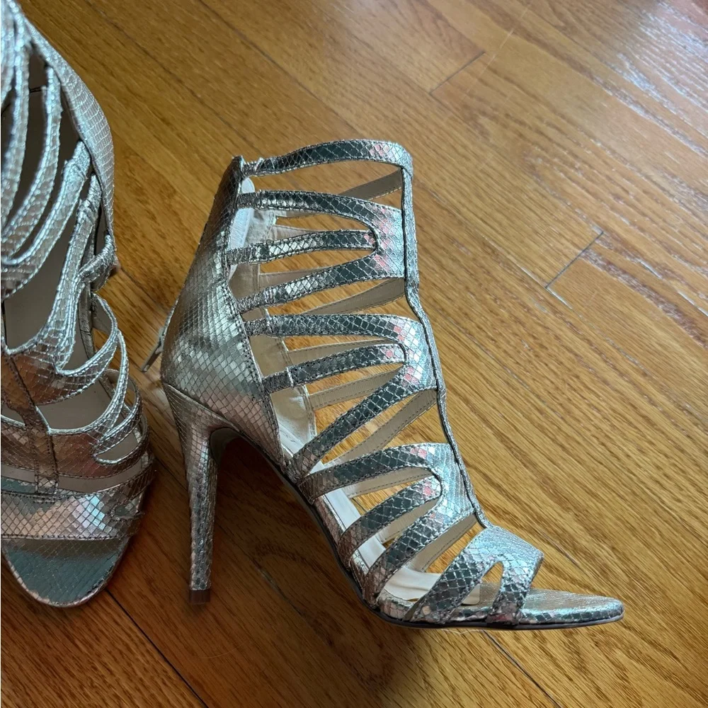 Heels - Picture 4 of 5